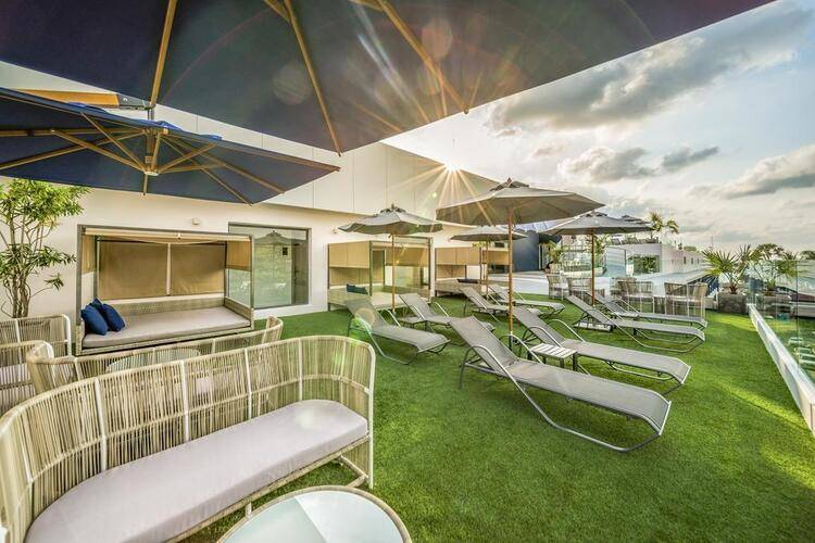 Clover Hotel Patong ( Ex. Surf Hotel Patong )