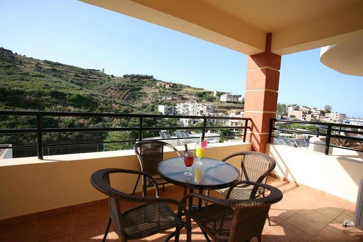 Elpis Studios & Apartments