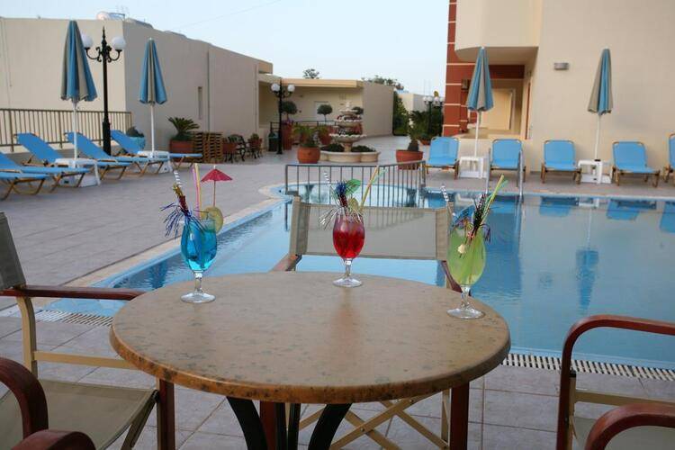 Elpis Studios & Apartments