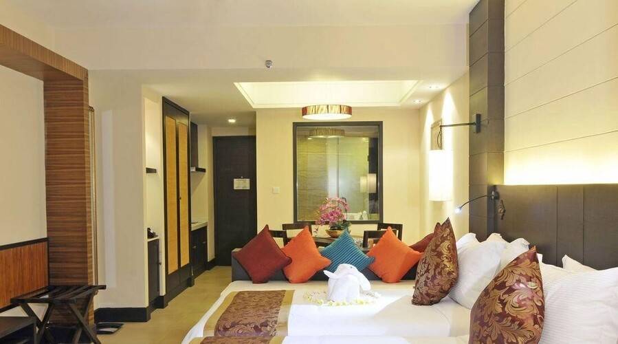 Ramada Plaza Sanya Bay (Ex.Sanya Lihe Hotel)