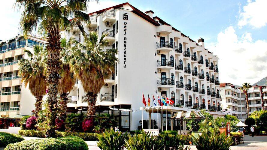 Boulevard Hotel