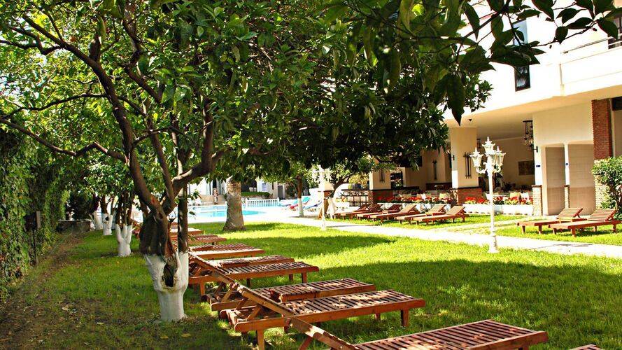 Boulevard Hotel
