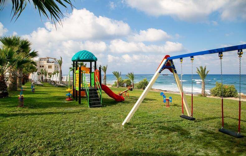 Louis Paphos Breeze