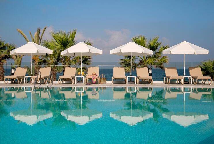 Louis Paphos Breeze