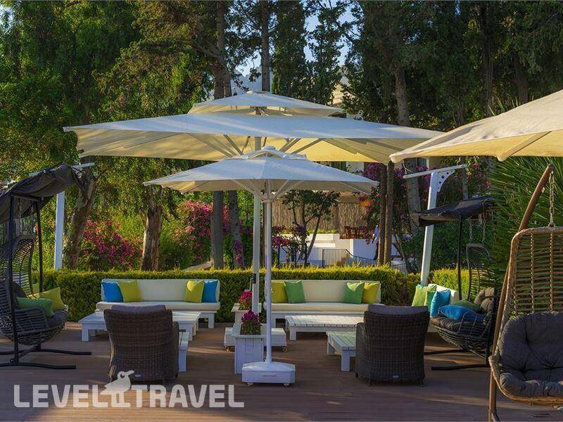 Фотография LIV Hotel By Bellazure