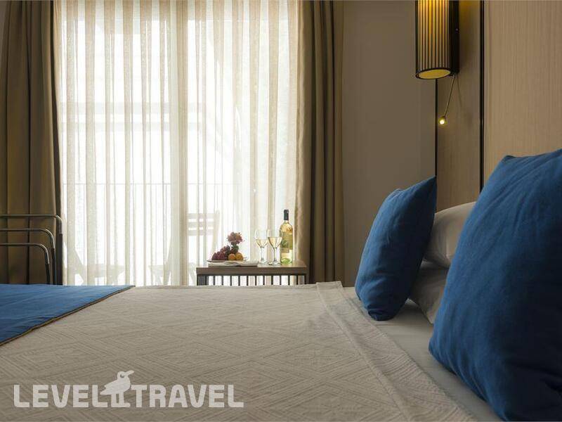 Фотография LIV Hotel By Bellazure