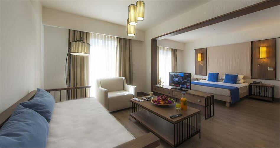LIV Hotel By Bellazure