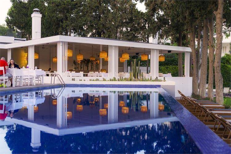 LIV Hotel By Bellazure