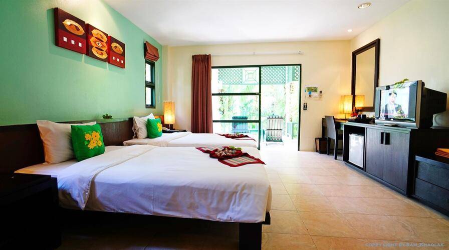 Baan Khaolak Resort