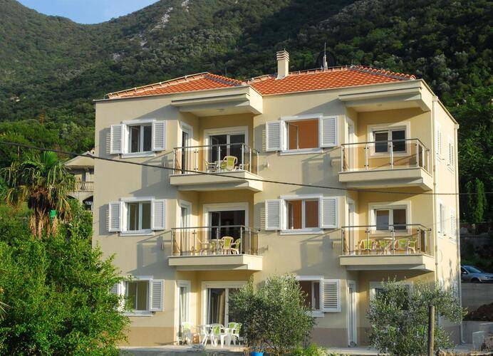 Hera Apartments