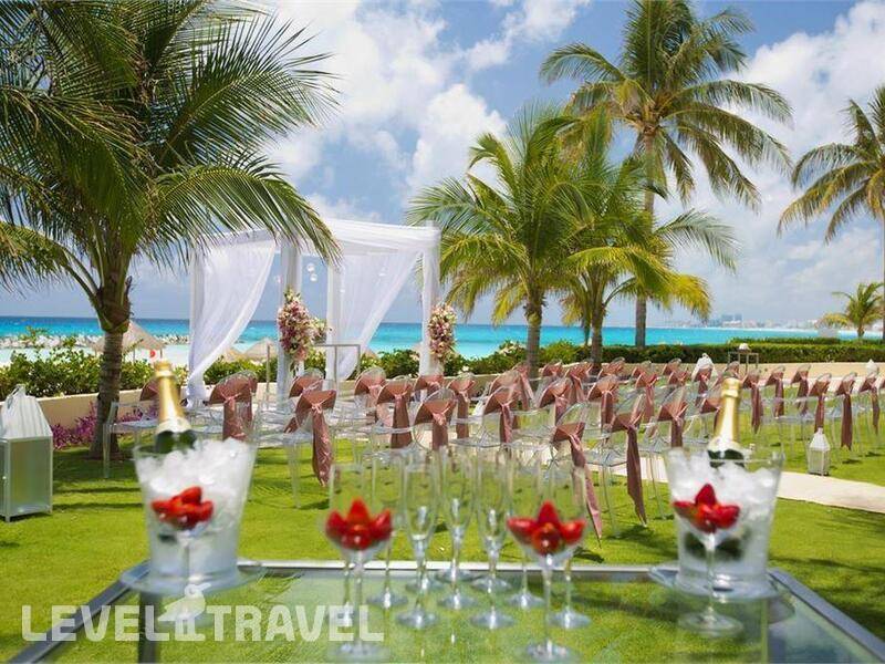 Фотография Altitude Tower By Krystal Grand Punta Cancun