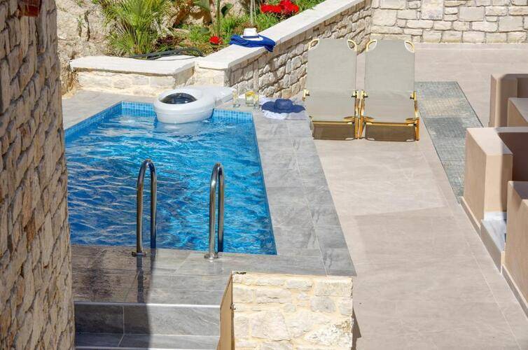 Archipelagos Residence Hotel