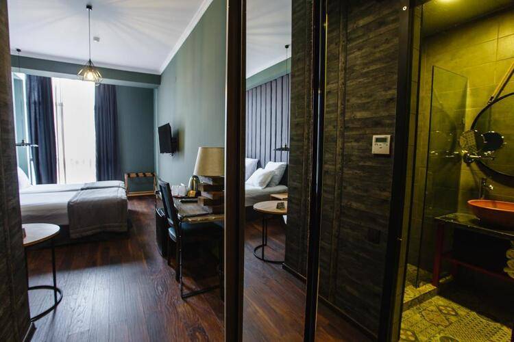 Boulevardside (Ex. Best Western Plus Batumi)