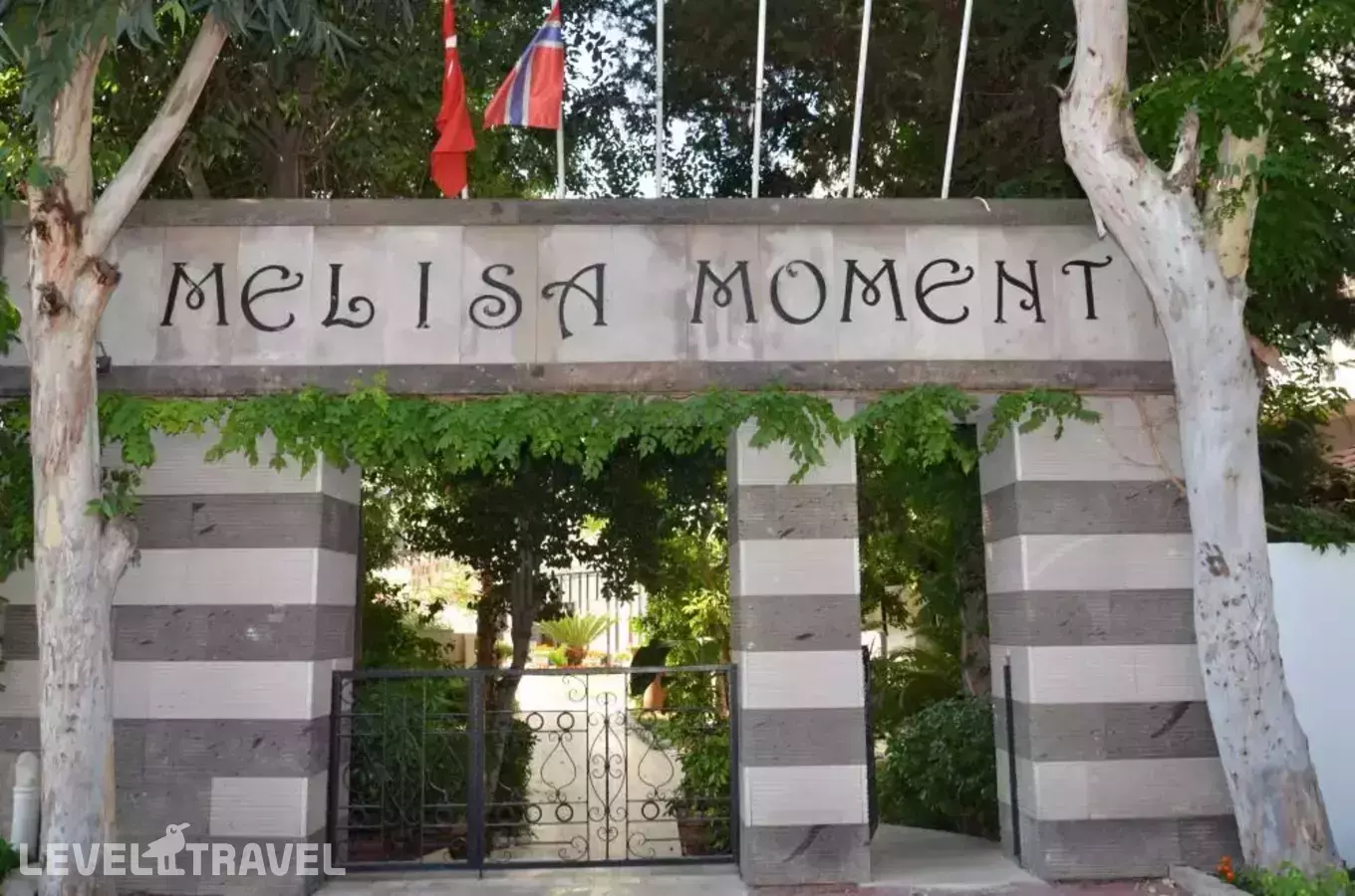 Melissa Moment Apart