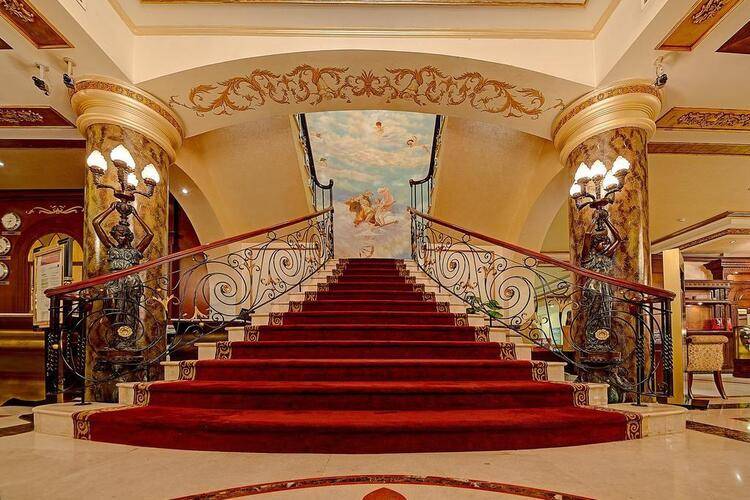 Royal Ascot Hotel