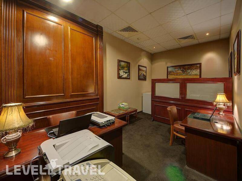 Фотография Royal Ascot Hotel