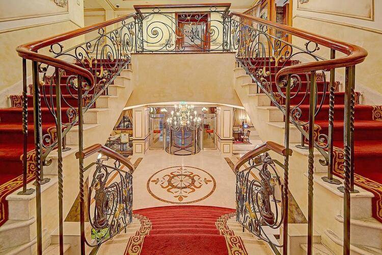 Royal Ascot Hotel