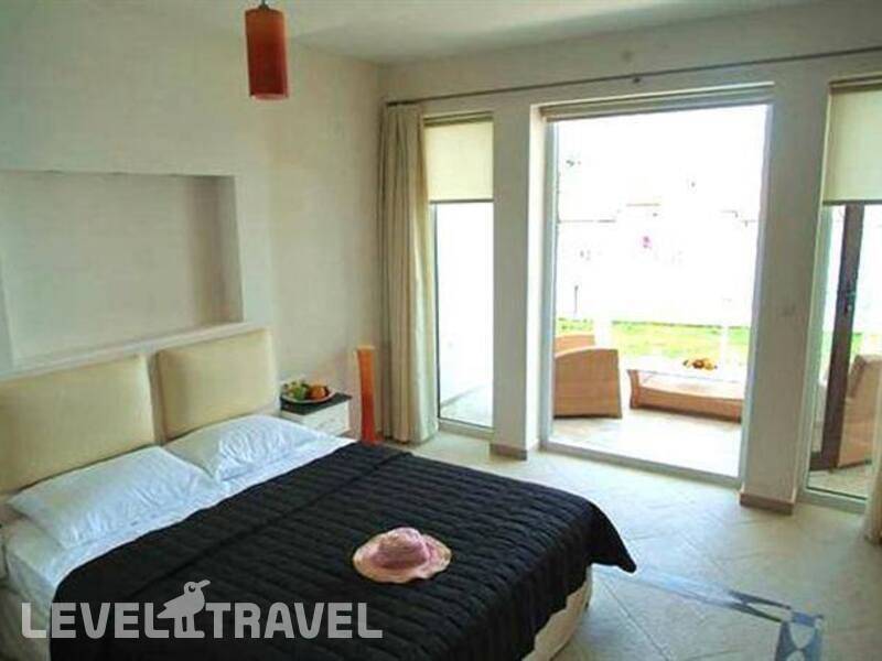 Фотография Golden Life Heights Deluxe Suite Hotel (Adults Only 16+)