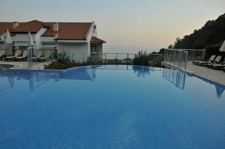 Golden Life Heights Deluxe Suite Hotel (Adults Only 16+)
