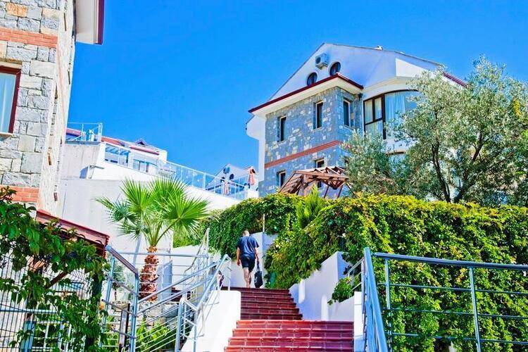 Golden Life Heights Deluxe Suite Hotel (Adults Only 16+)