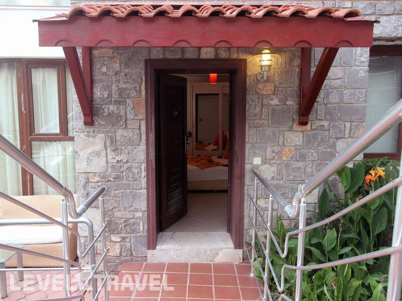 Фотография Golden Life Heights Deluxe Suite Hotel (Adults Only 16+)