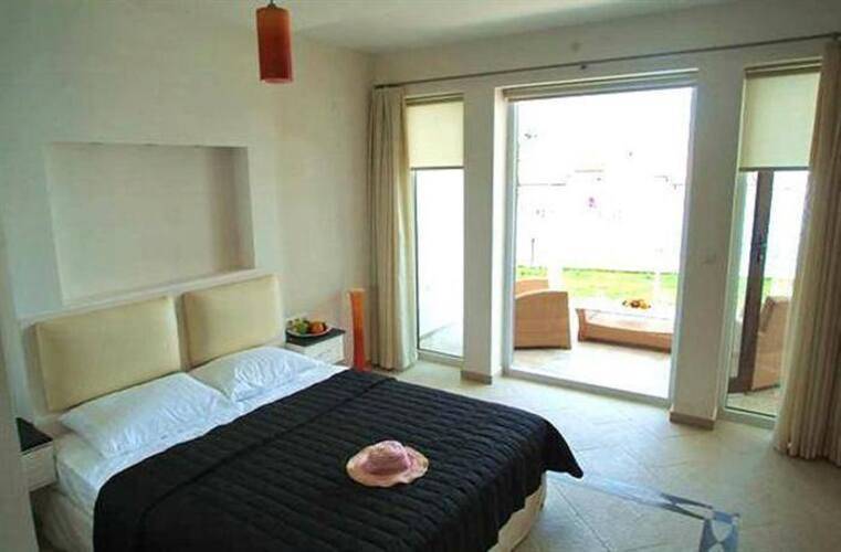 Golden Life Heights Deluxe Suite Hotel (Adults Only 16+)
