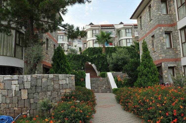 Golden Life Heights Deluxe Suite Hotel (Adults Only 16+)