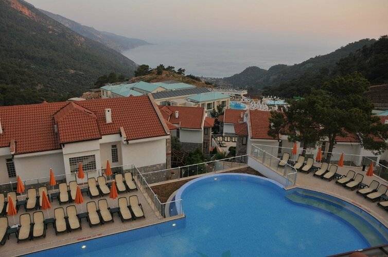 Golden Life Heights Deluxe Suite Hotel (Adults Only 16+)