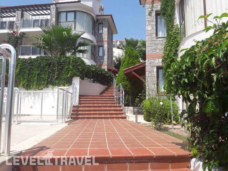 Фотография Golden Life Heights Deluxe Suite Hotel (Adults Only 16+)