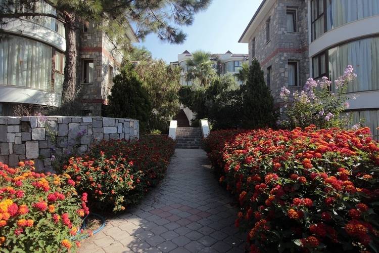 Golden Life Heights Deluxe Suite Hotel (Adults Only 16+)