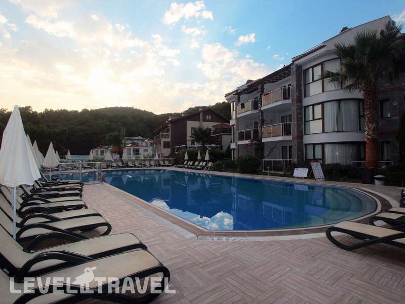 Фотография Golden Life Heights Deluxe Suite Hotel (Adults Only 16+)