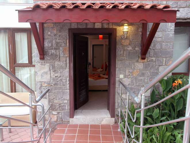 Golden Life Heights Deluxe Suite Hotel (Adults Only 16+)