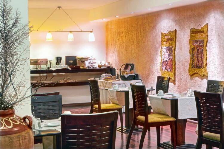 Nicola Hotel