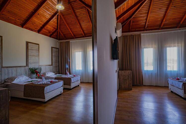 Senza Garden Holiday Club