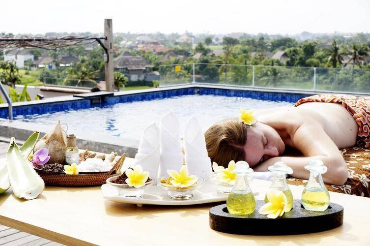 Koa D Surfer Hotel