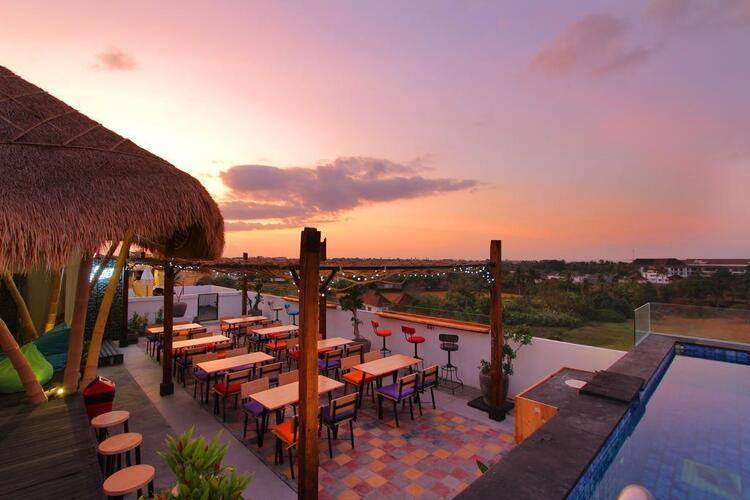 Koa D Surfer Hotel