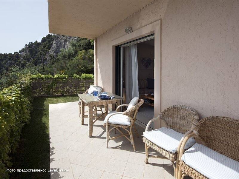 Фотография Glyfada Beachfront Apartments