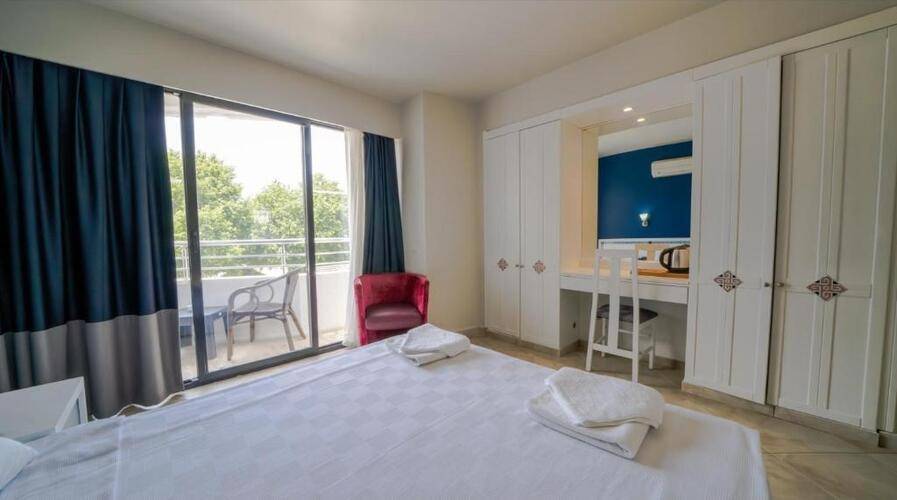 Verde Hotel (Adults Only 16+)