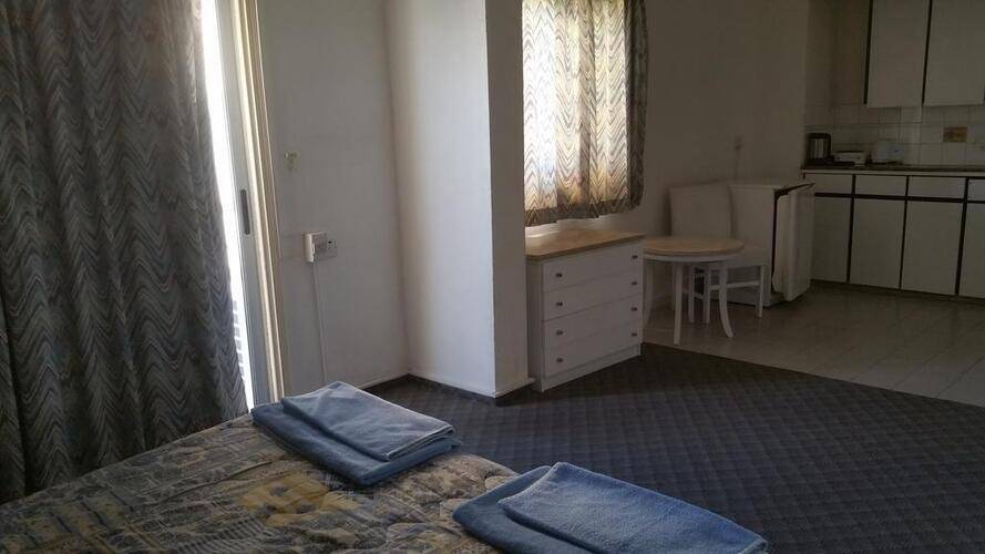 Sunflower Hotel Apts