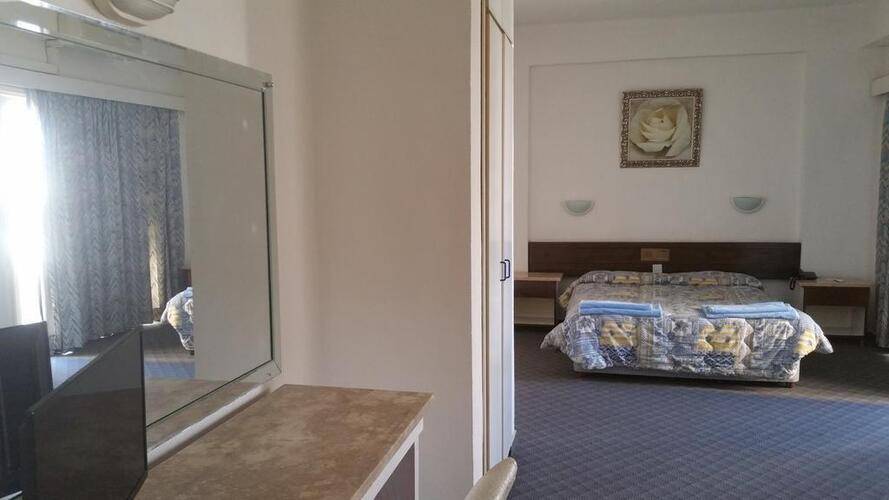 Sunflower Hotel Apts