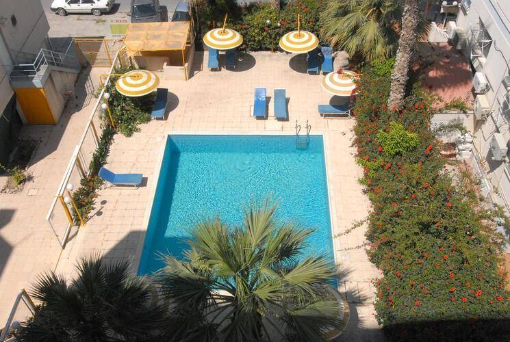 Sunflower Hotel Apts