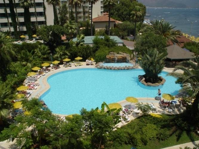 Tropical Hotel
