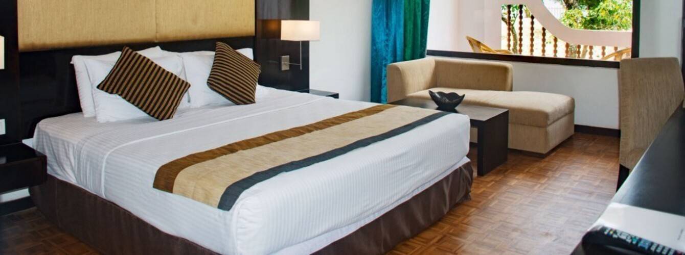 Peacock Beach Hotel