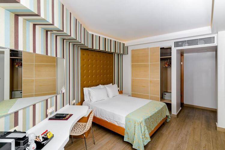 Kastro Hotel