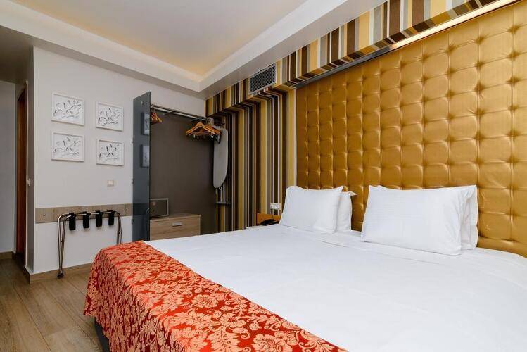 Kastro Hotel
