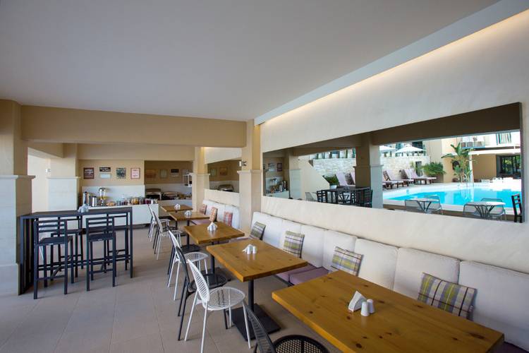 La Stella Suites