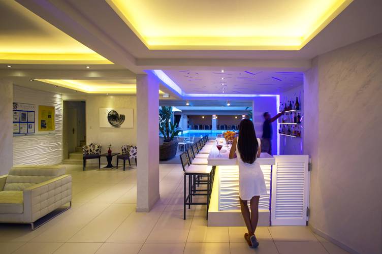 La Stella Suites