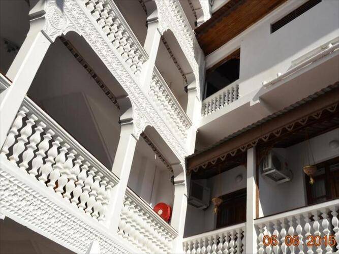 Tausi Palace Hotel