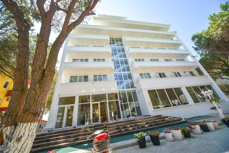 Elesio 4★, Албания