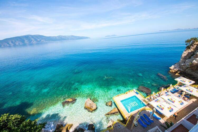 Liro Hotel